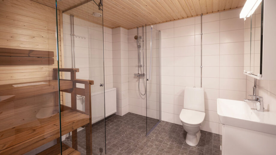 Kylpyhuone ja sauna