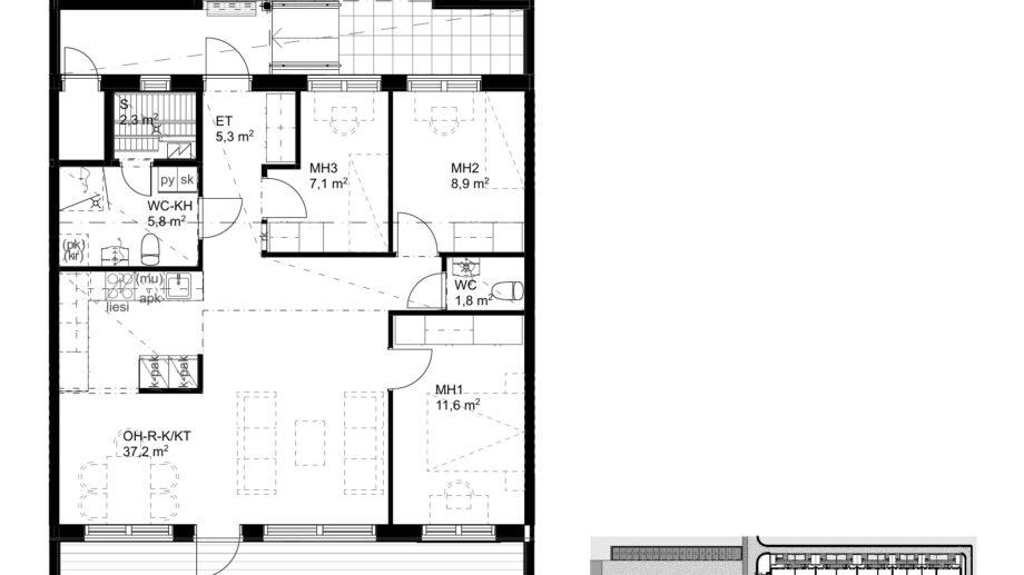 Pohjakuva neljä huonetta ja keittiö 83 m², Suokulaisentie 12. Asunnossa kolme makuuhuonetta, olohuone-keittiö, sauna, kylpyhuone, erillinen wc, varasto ja terassi.